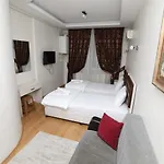 Magnolia Suites *